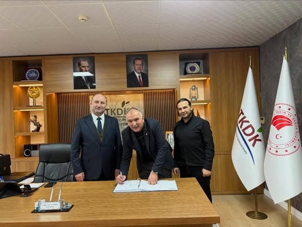 11.450.460 TL lik hibe destek Yatırım imzaları. Giresun il Koordinatörü Mehmet Samet Acaroğlu  Proje Yerel Eylem Gurubu Başkanı Bora Sönmez.